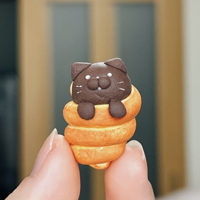 作品：チョココロネ